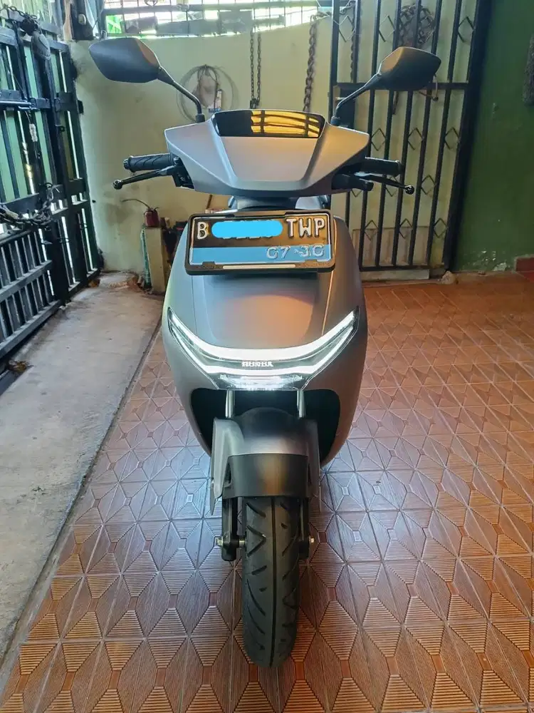 Jual Motor Honda CUV e: Tahun 2025 Warna Silver (Bonus Back Rack)