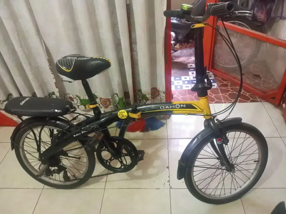 SEPEDA DAHON LIPAT