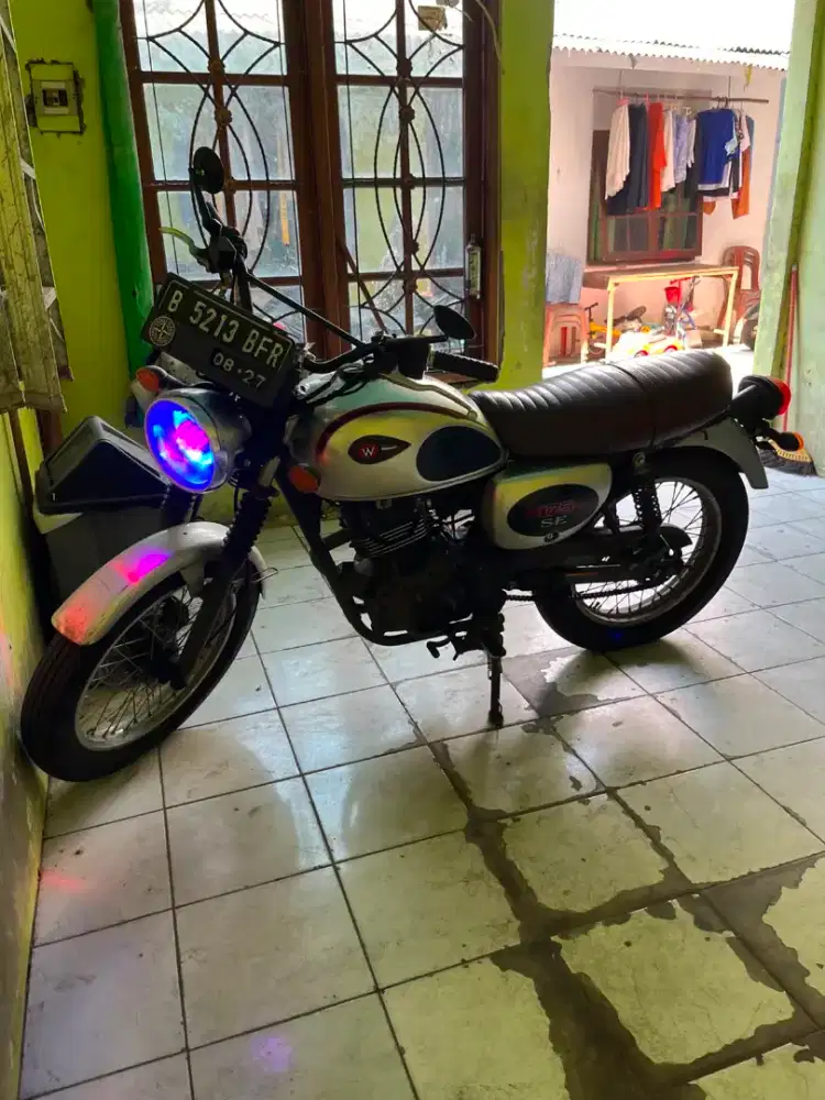 Di jual motor kawasaki W175 SE