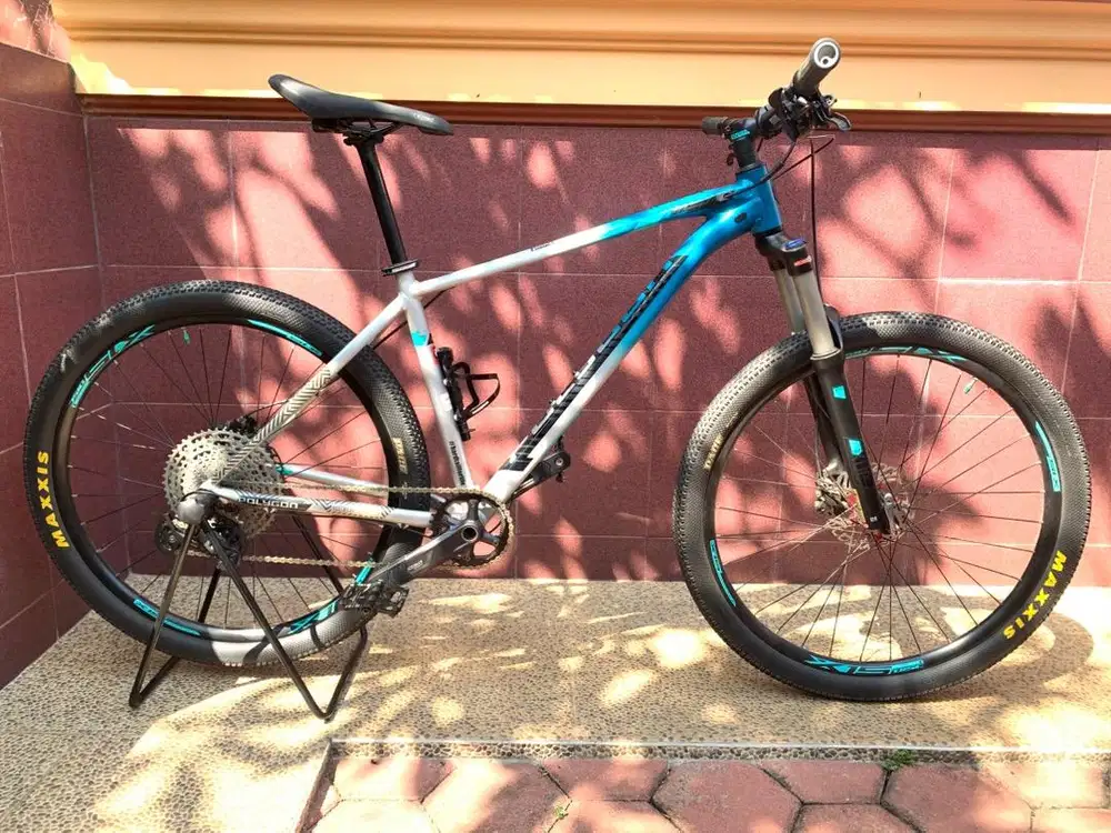 Polygon Xtrada-6 Limited Edition 1 x 11 Speed Size M Tahun 2020