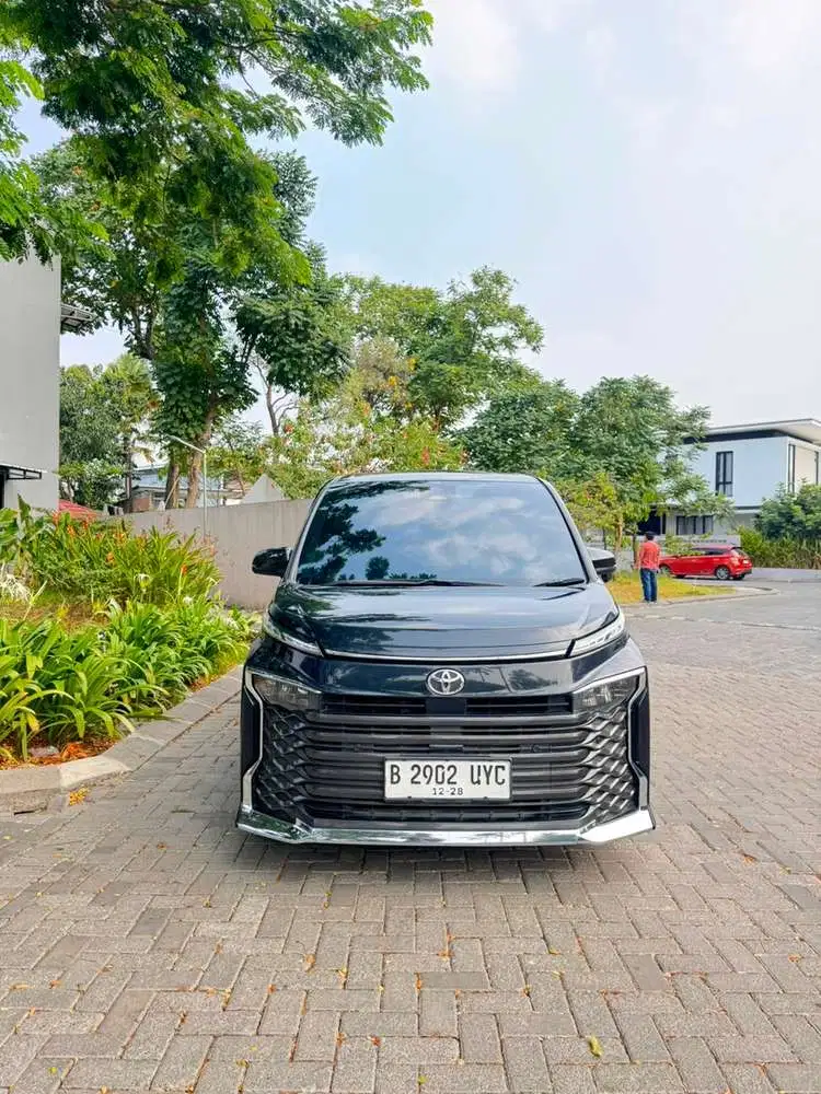 Toyota Voxy 2023 Bensin