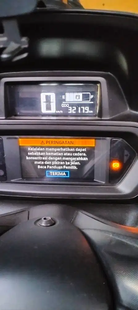 Xmax Connected 2026 Merah