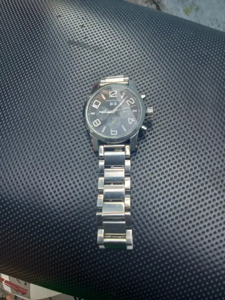 Di jual jam jangan ,pria