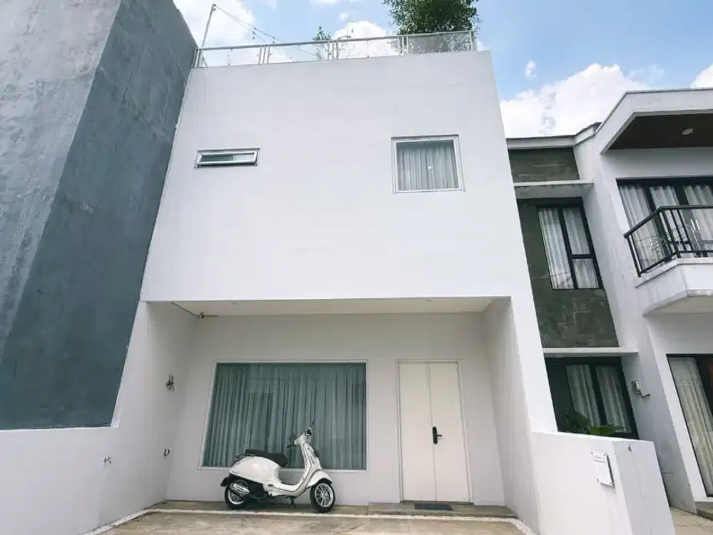 Dijual Rumah Bangunan 3 Lantai Dengan Desain Modern di Kawasan Ciputat Tangsel OF-18117