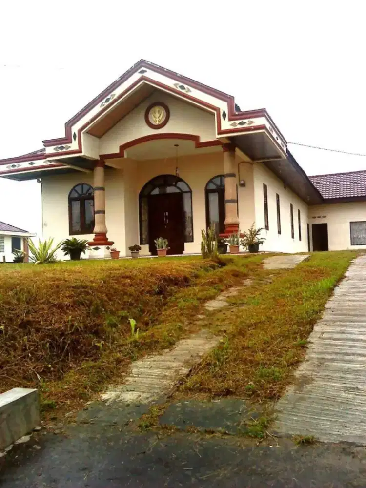 Di jual rumah strategis