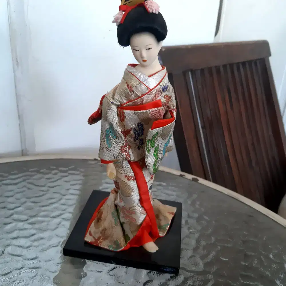 Dijual pajangan boneka jepang ori