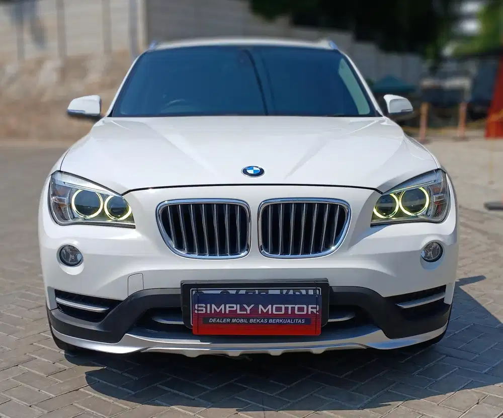 BMW X1 sDrive20i xLine 2.0 AT 2014