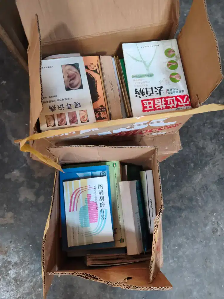 Puluhan buku buku akupuntur borongan