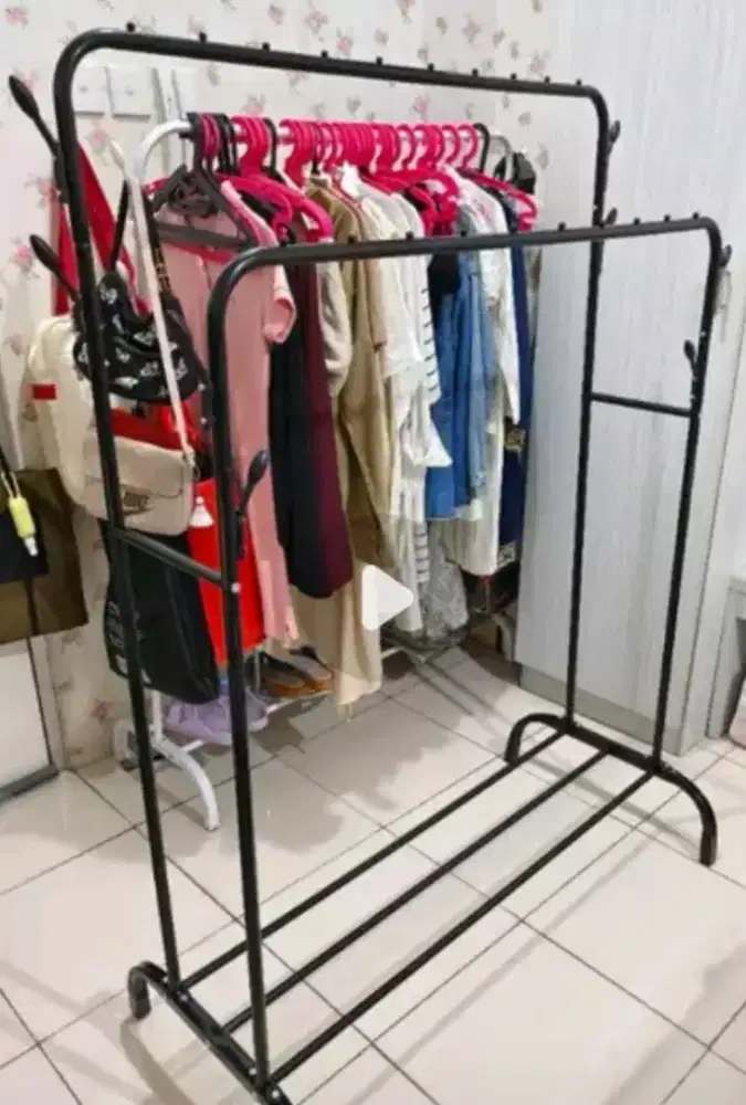 Goto Spiko Rak Besi Gantungan Baju