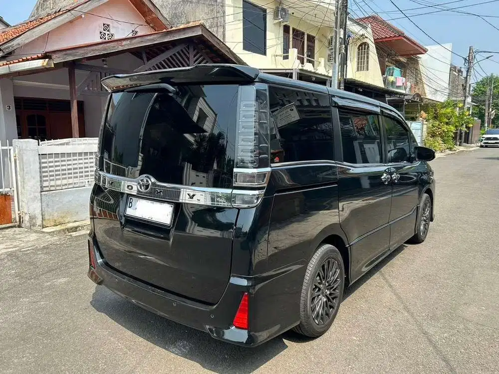 Toyota Voxy 2021 Bensin