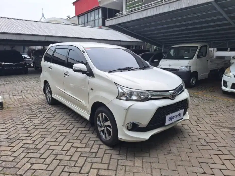 DP MURAH Toyota Avanza 1.5 Veloz Bensin-AT 2017 Putih CEYOB