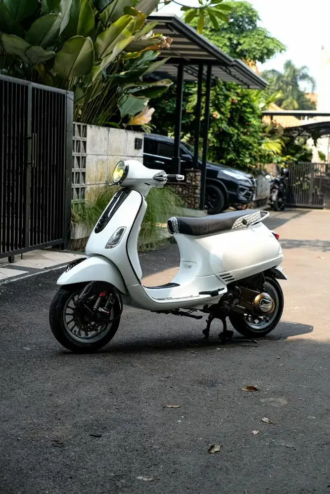 VESPA LX 150 2VIE TAHUN 2012