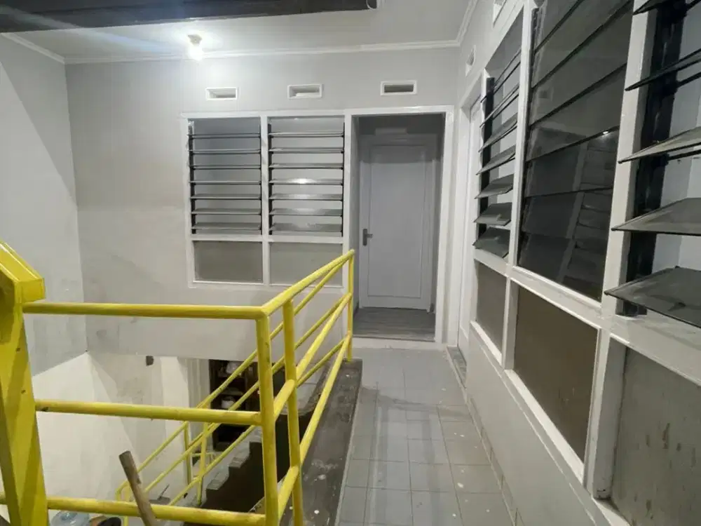 Ruang Usaha dan Rumah Kost Strategis di Mainroad Jalan Sudirman Bandung