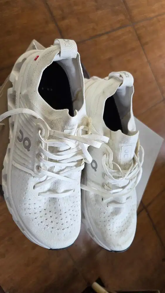 On Cloudswift 4 all white size 40,5