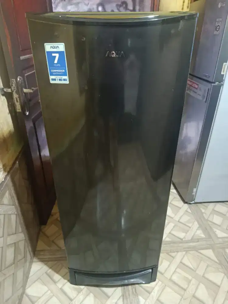 Kulkas 1 pintu merek AQUA