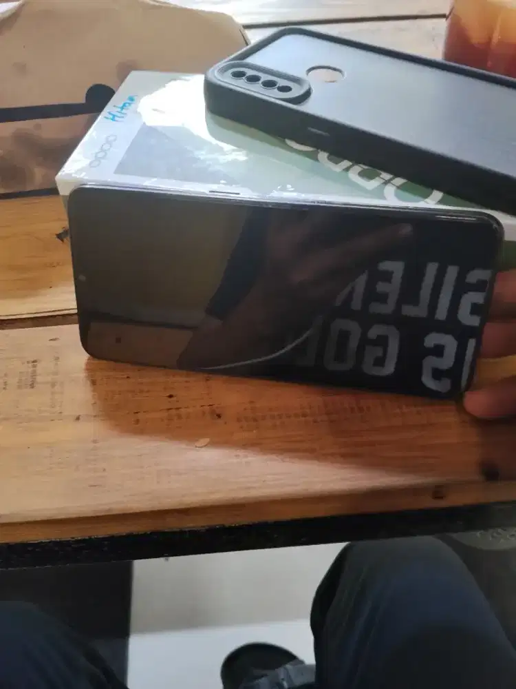 Oppo A31 warna hitam nyalah HP nya
