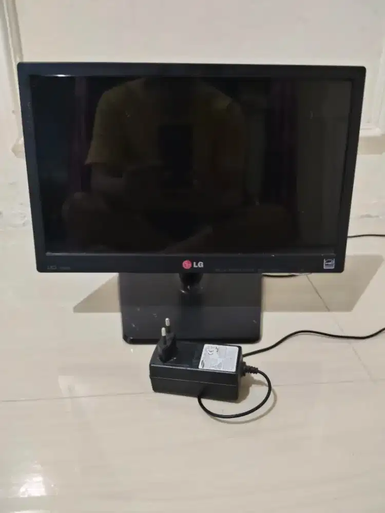 Monitor LG 16 normal garansi