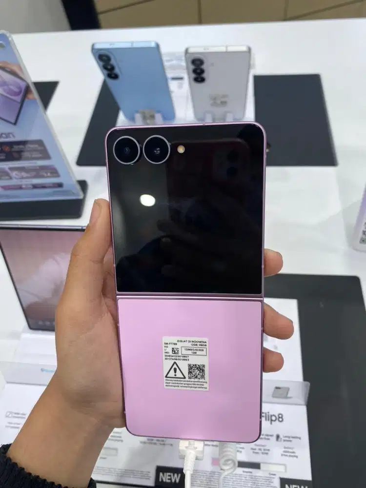 Pre Order Z Flip8 12+12GB | 256GB
