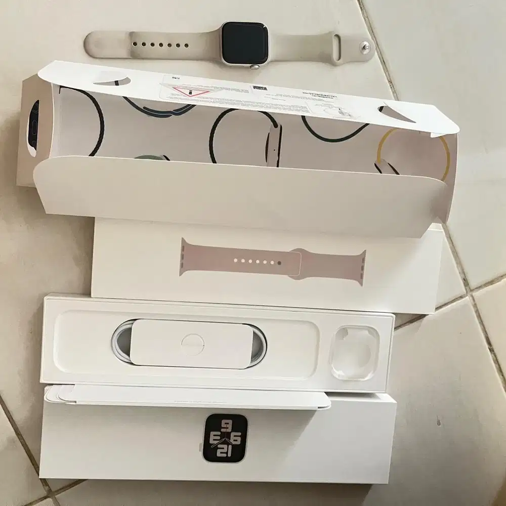 Apple Watch Series SE 40MM Starlight
