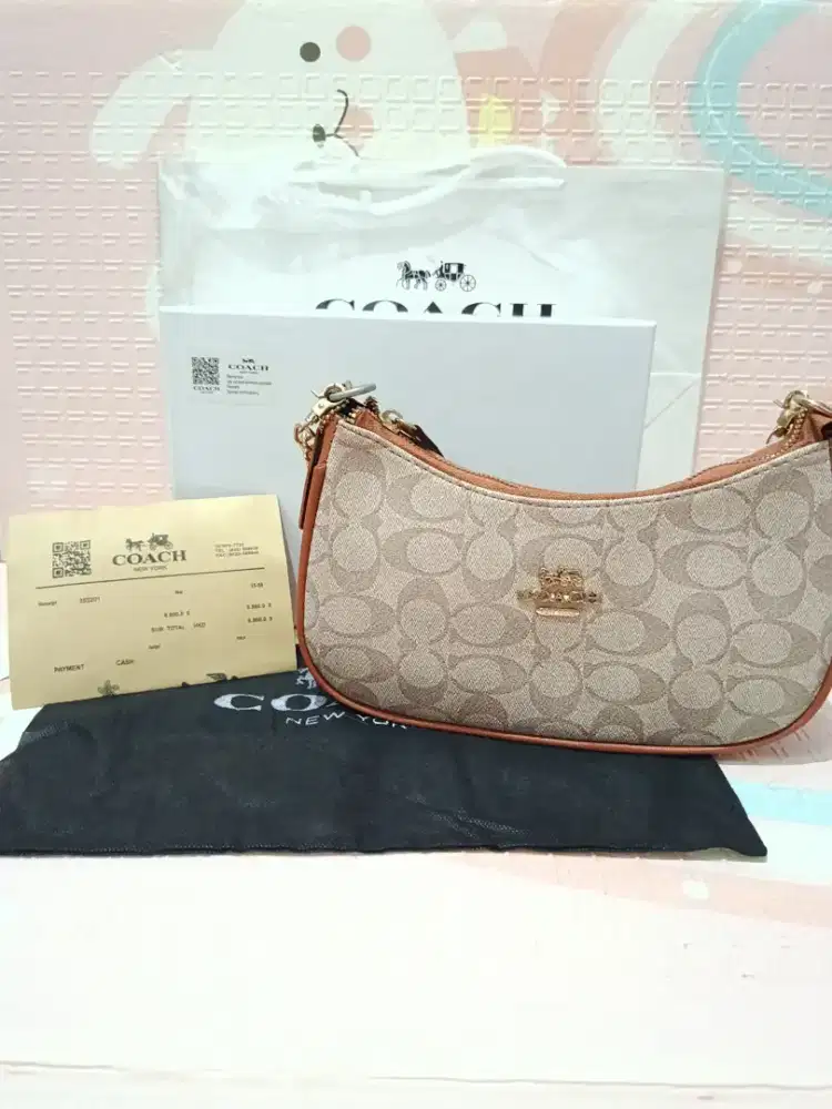 Tas selempang wanita