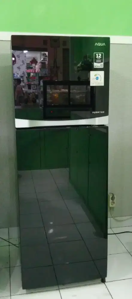 Dijual kulkas Aqua masih dingin, mulus