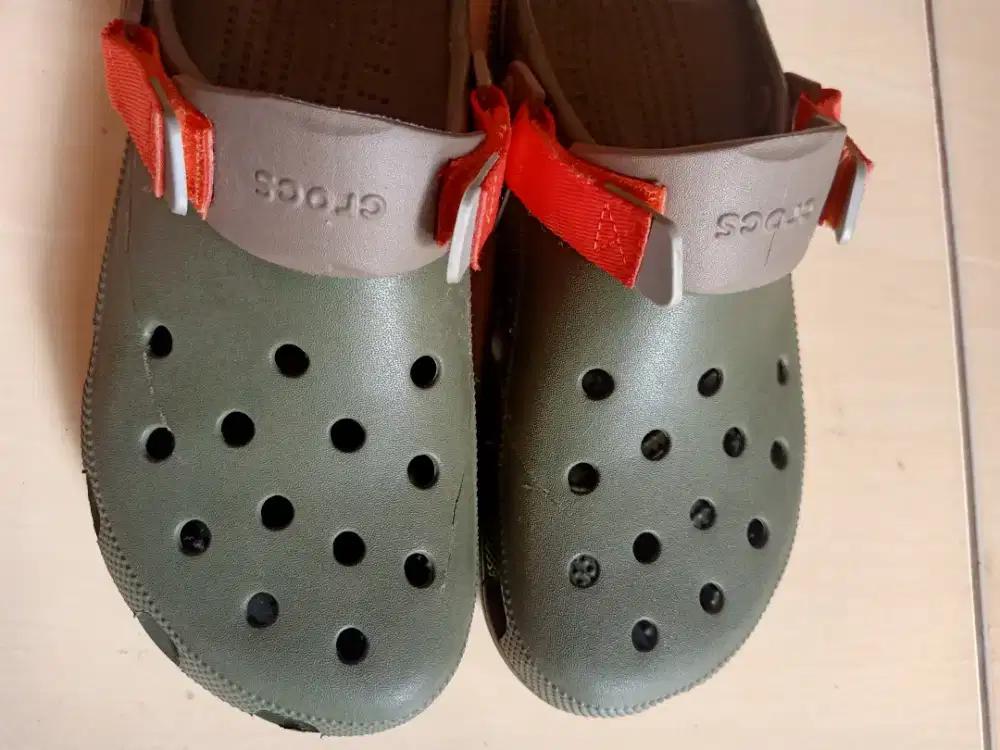 WTS Sandal Crocs Original
termurah!