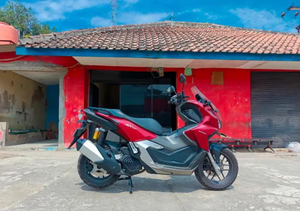 Honda adv 160 tahun 2023