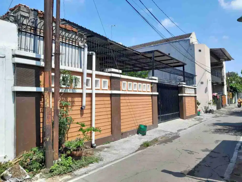 rumah luas dekat kampus STIES Surakarta