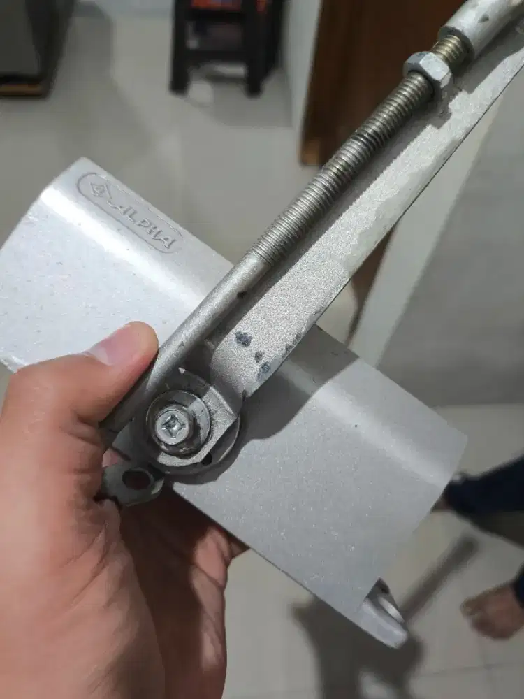 Automatic door closee