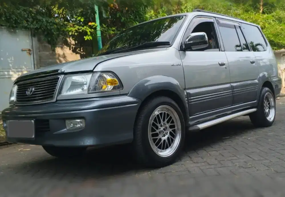 Dijual Toyota Kijang Krista 2.0 EFI Manual 2000 Super Istimewa!