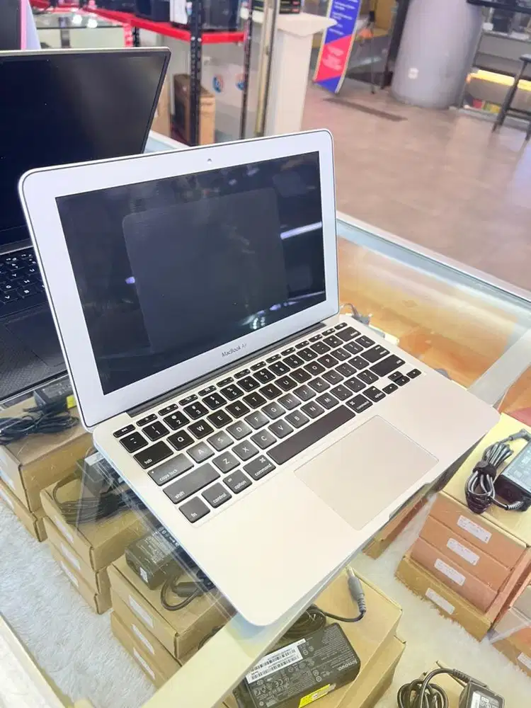 Macbook Air 2015 (Kondisi Mati)