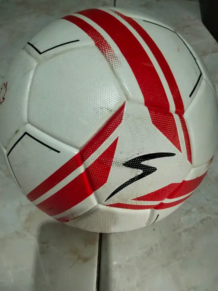 Bola untuk sepak bola