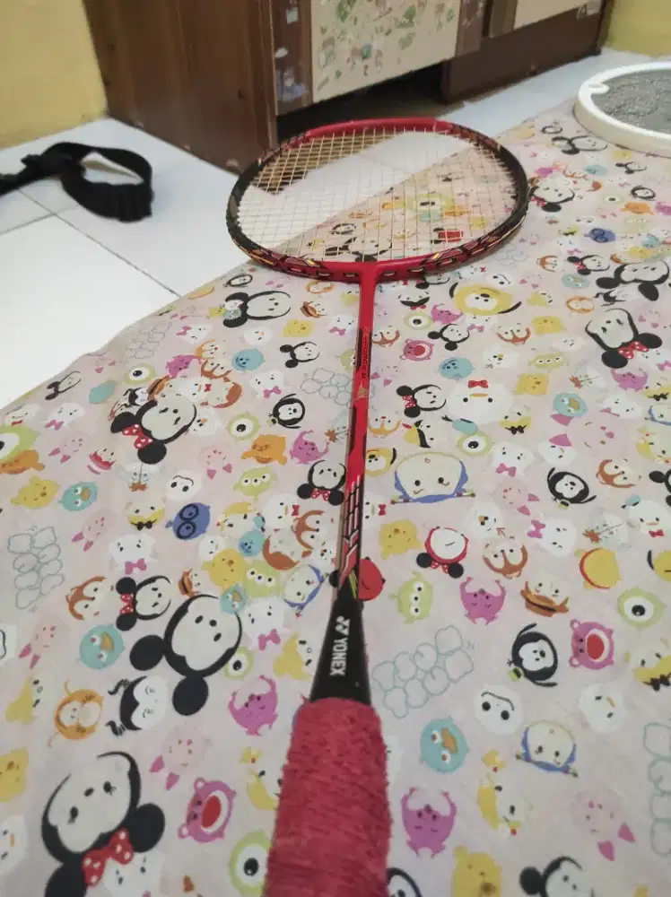 jual raket kesayangan yonex force 2 kondisi baik minus lecet