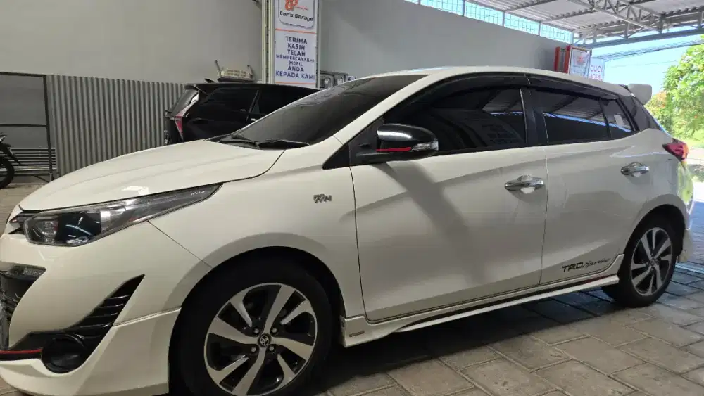 Jual mobil yaris trd
