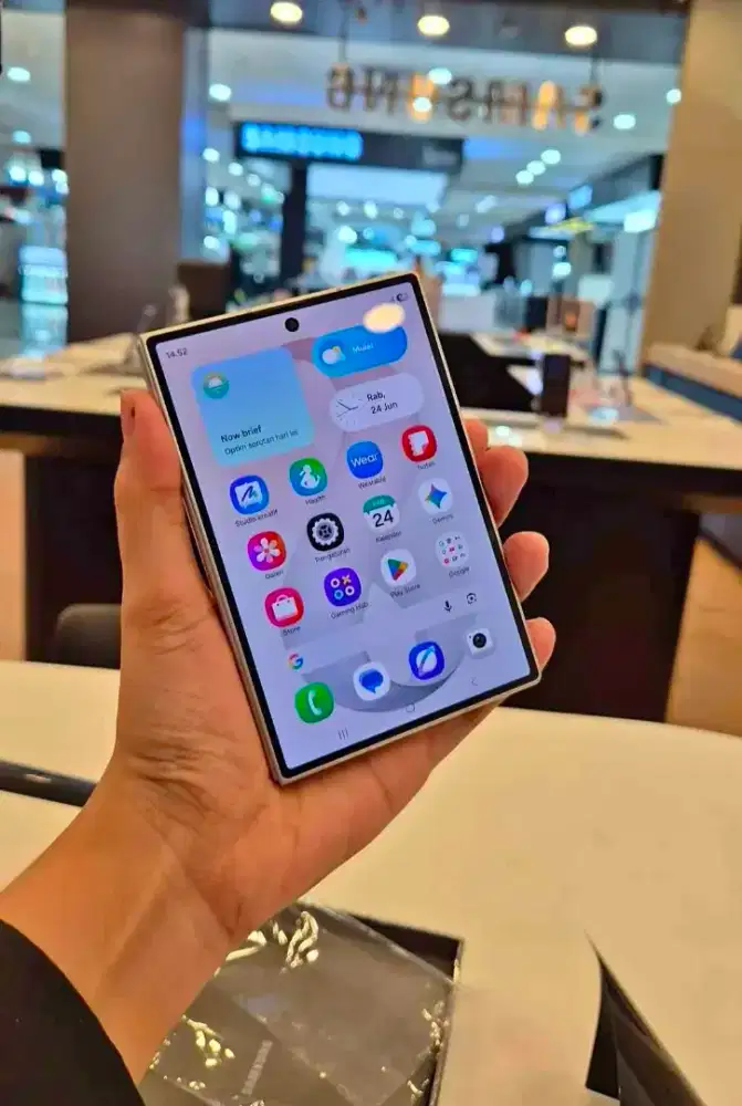 Samsung Galaxy Fold 8 pre order.. Bisa cicilan syarat KTP ajaa