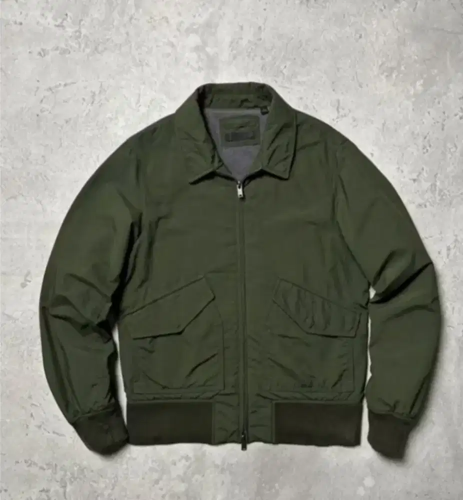 Jaket flight UNIQLO