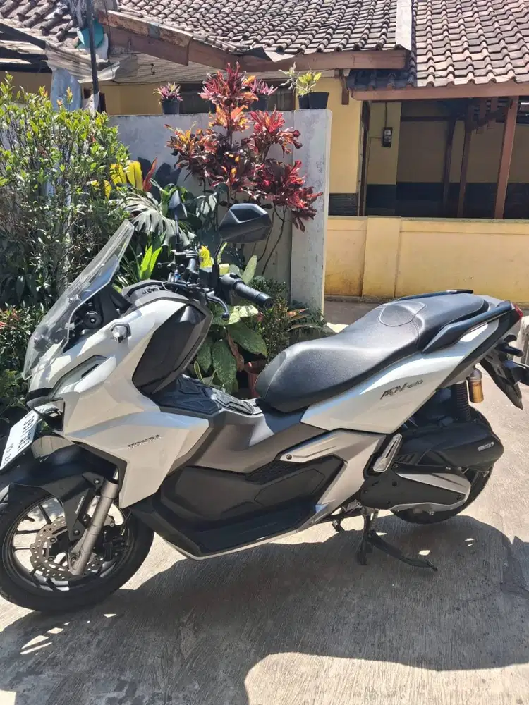 ADV 160 CBS 2023 PUTIH