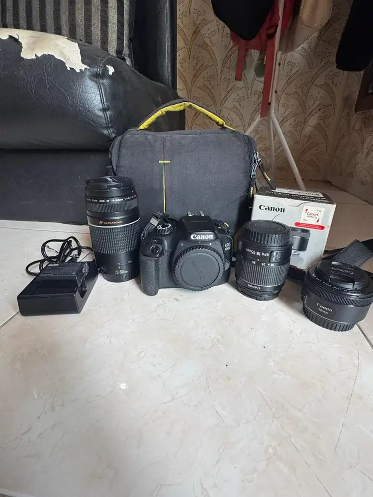 Canon 4000D Plus 3 Lensa