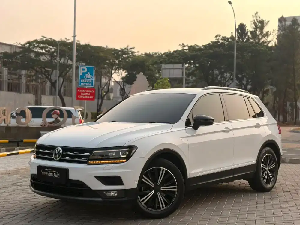 VW Tiguan Allspace 1.4 TSI NIK 2017 TERAWAT BEBAS LAKA ATAU BANJIR