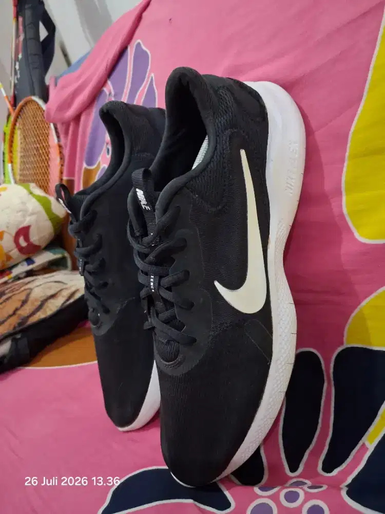 Original Nike Flex Experience RN 9 Black
Size 43 Insole 27,5cm