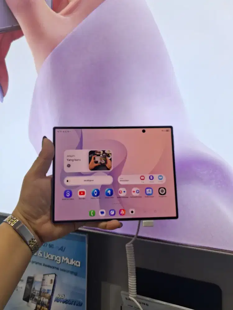 Samsung Galaxy Z Fold 8.Cicilan Tanpa Kartu Kredit