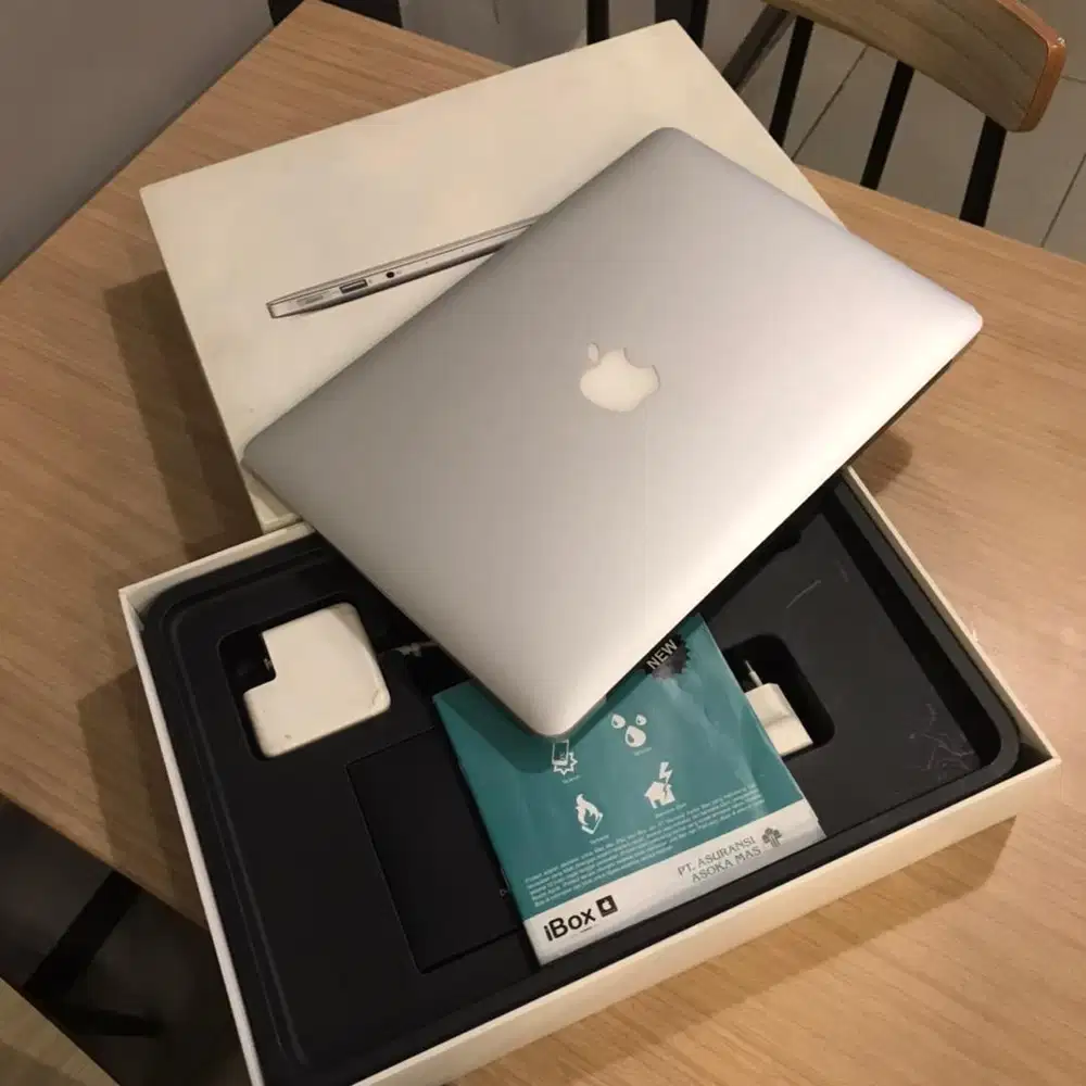 Macbook Air 13 ibox ID/A 2017 + Nota Ibox Asli Fullset