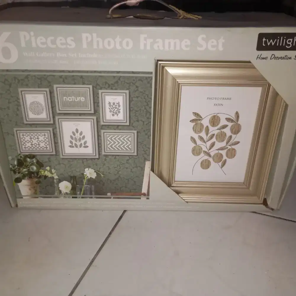 Frame Foto/Bingkai Foto Informa Light Gold