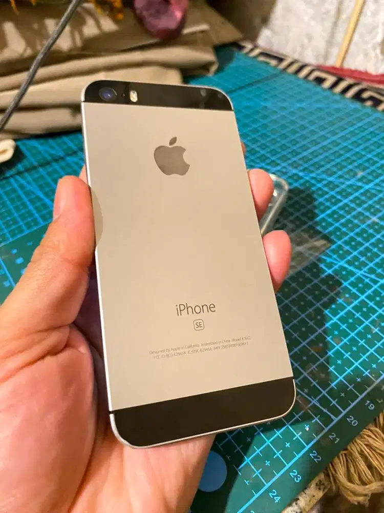 Iphone 5se 64gb grey
