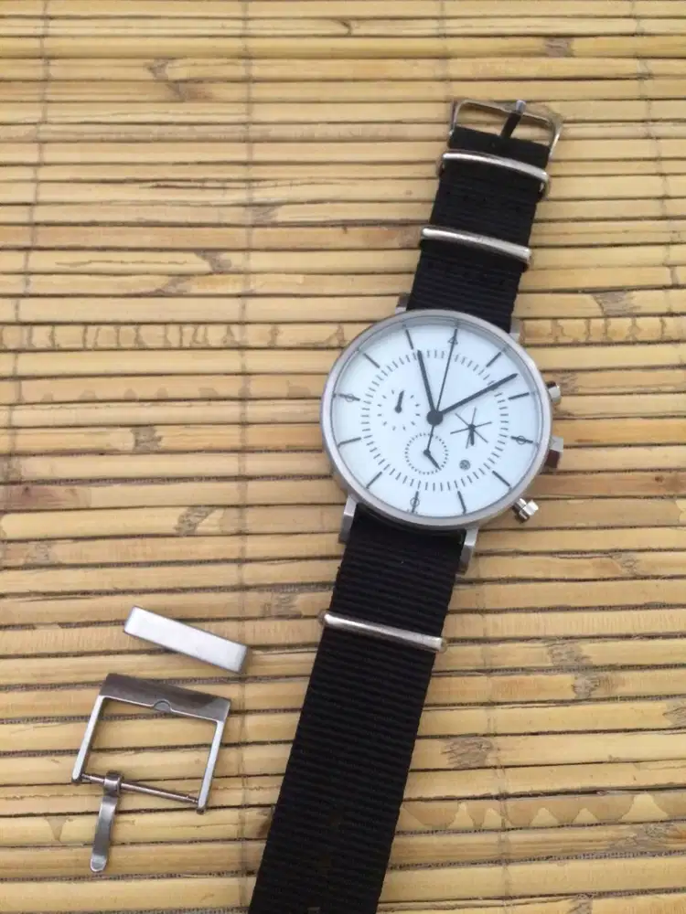 AARK Eon Silver Watch - Jam Tangan Pria Dengan Desain Bersih dan Unik
