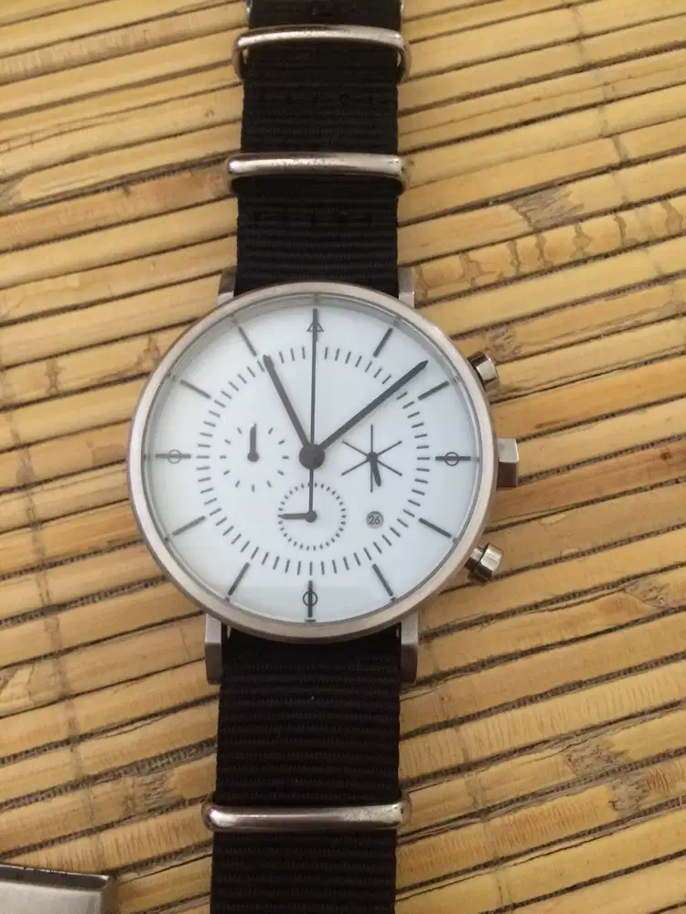 AARK Eon Silver Watch - Jam Tangan Pria Dengan Desain Bersih dan Unik