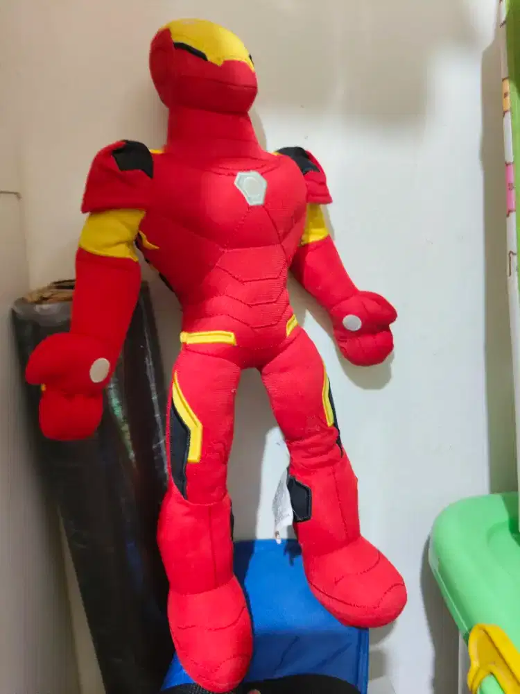 Boneka iron man masih bagus