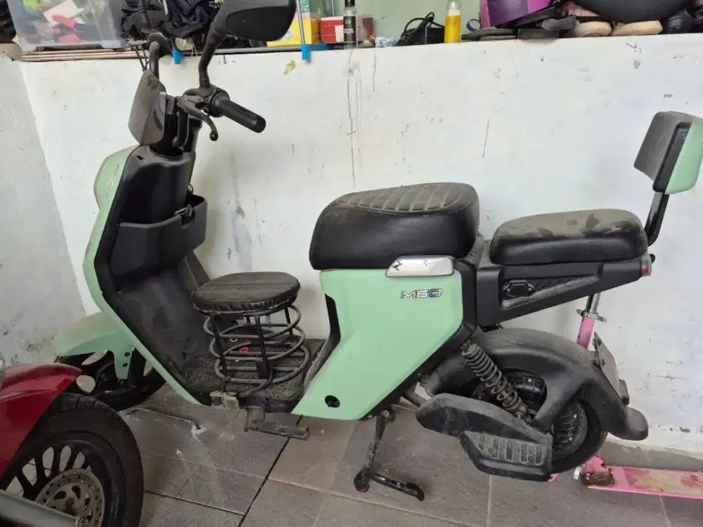 Sepeda listrik uwinfly M60