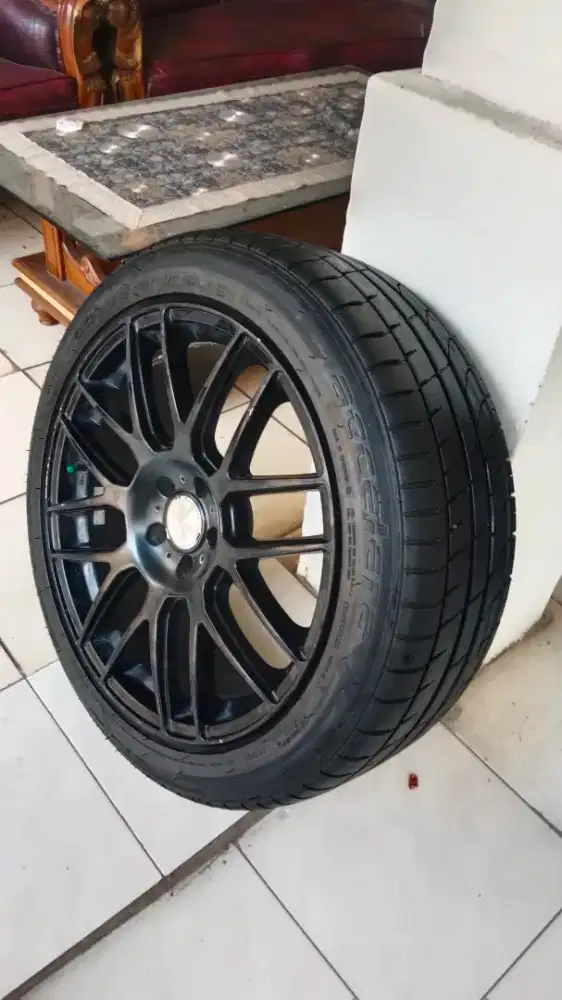 Velg+Ban  Ring 20  Ex Copotan Pakaian Mobil Pribadi Kondisi Macho