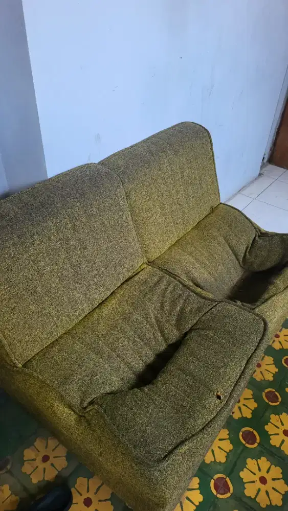 Sofa bekas layak pakai
